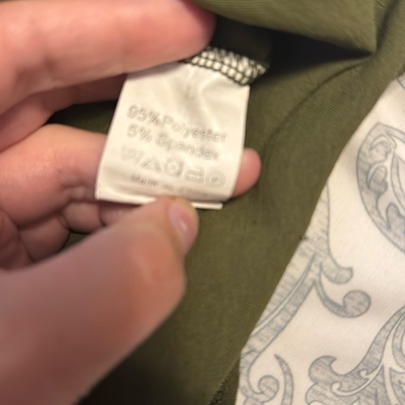 Green Buttoned Tie Front Sleeveless Camisole - Picture 4 of 4